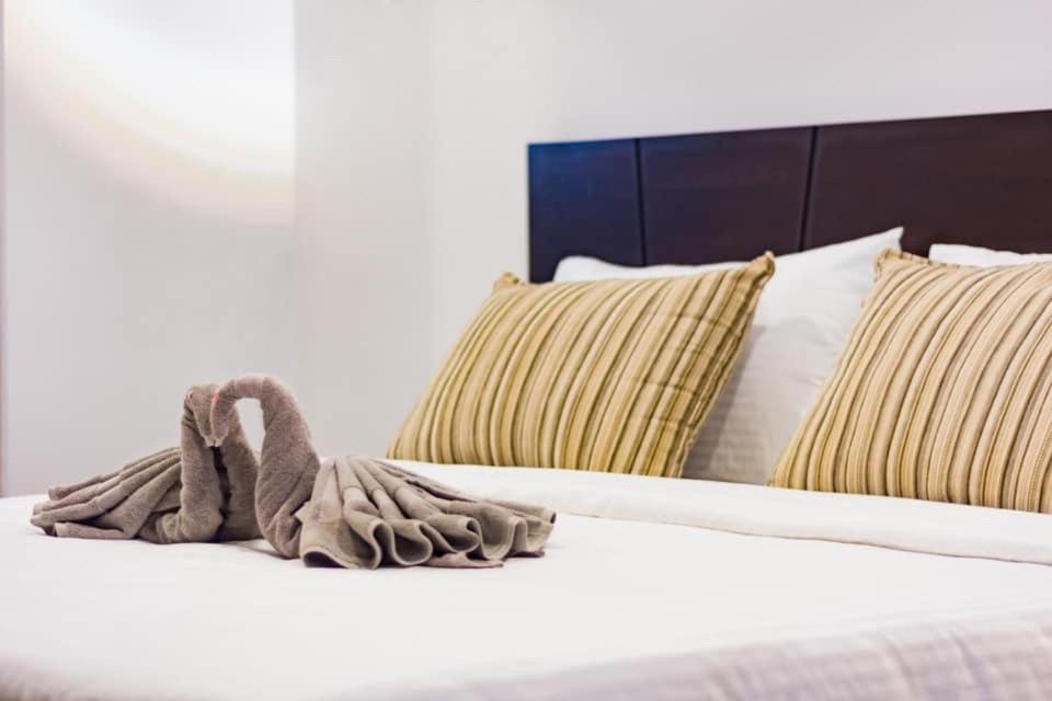 Bony'S Holiday Inn ネゴンボ エクステリア 写真