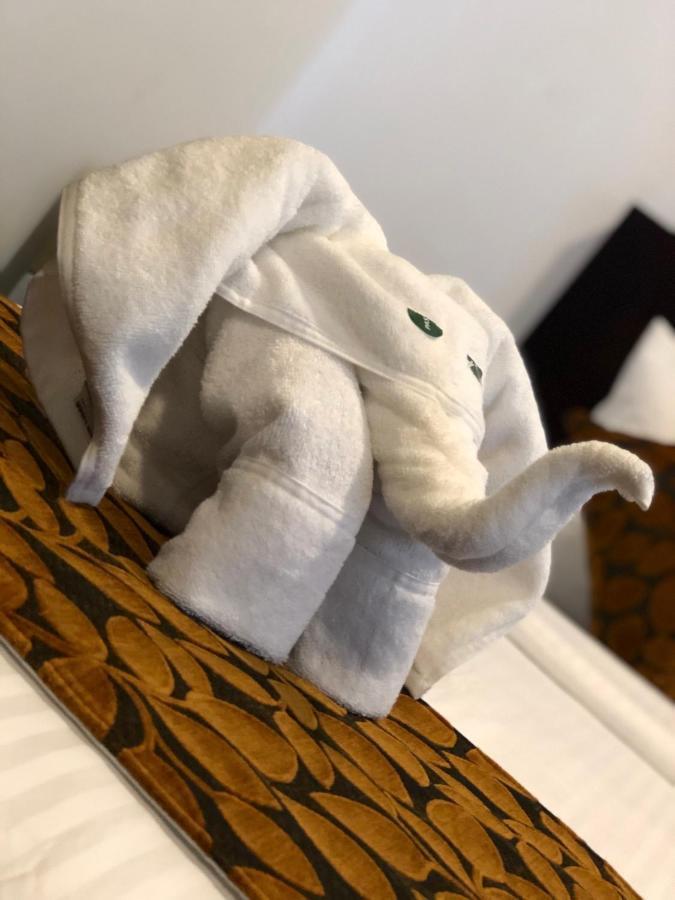 Bony'S Holiday Inn ネゴンボ エクステリア 写真